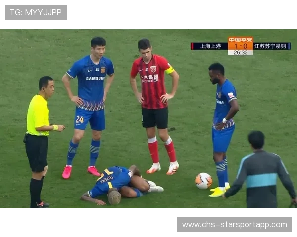 C罗红牌引热议，c罗红牌图片